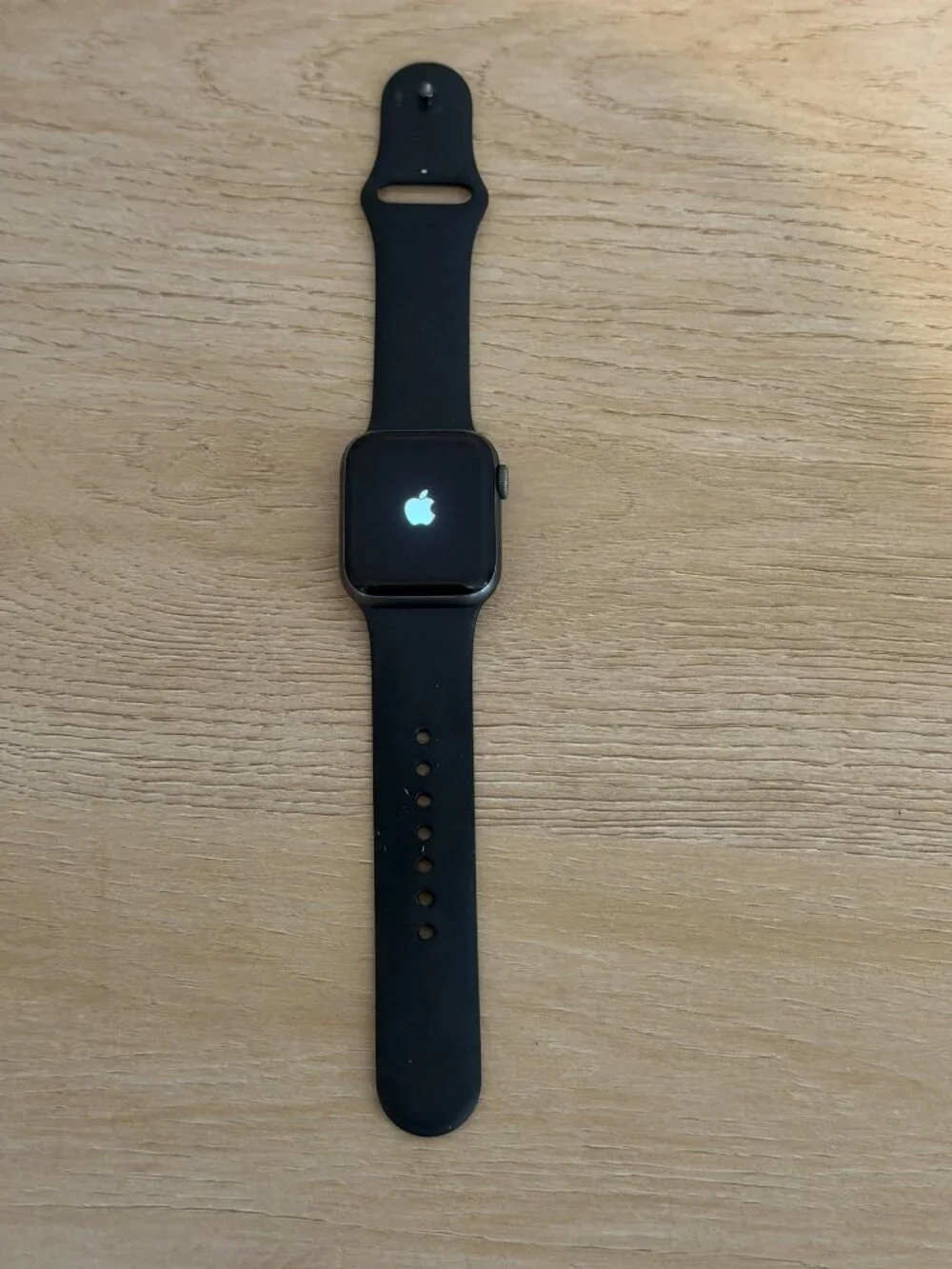 Apple Watch Series 4 40mm Aluminum Black Sport Band